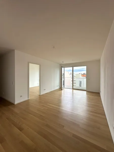 Helle 2-Zimmer *Dachgeschoss*Blick über Berlin* Balkon zum Innenhof* Einbauküche * Zentral in Moabit — photo 1
